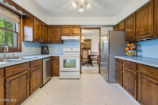 6537 Antoinette Lane, Maumee, OH 43537