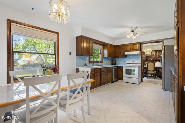 6537 Antoinette Lane, Maumee, OH 43537