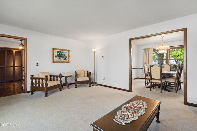 6537 Antoinette Lane, Maumee, OH 43537