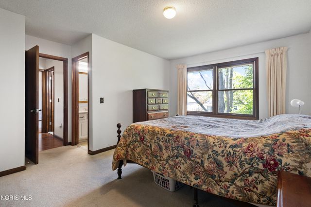 6537 Antoinette Lane, Maumee, OH 43537
