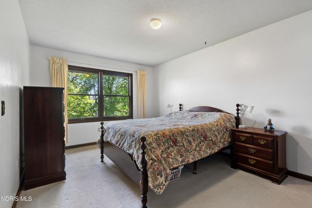 6537 Antoinette Lane, Maumee, OH 43537
