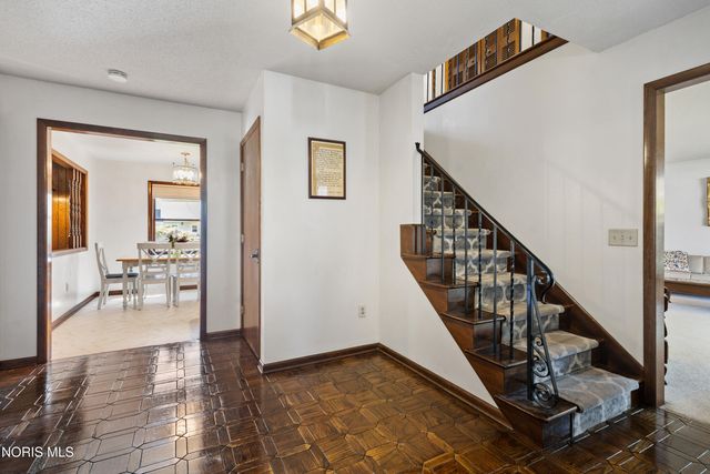 6537 Antoinette Lane, Maumee, OH 43537