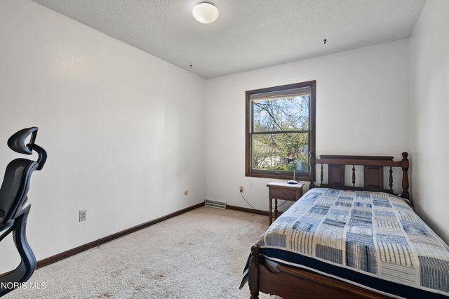6537 Antoinette Lane, Maumee, OH 43537