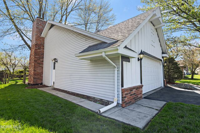 6537 Antoinette Lane, Maumee, OH 43537