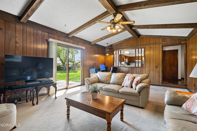 6537 Antoinette Lane, Maumee, OH 43537