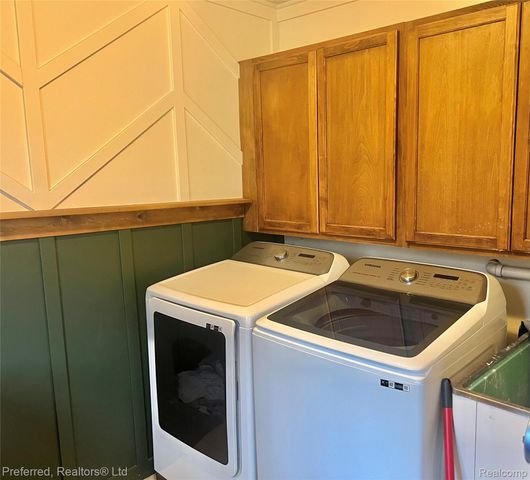 17300 Merriman Road N, Livonia, MI 48152