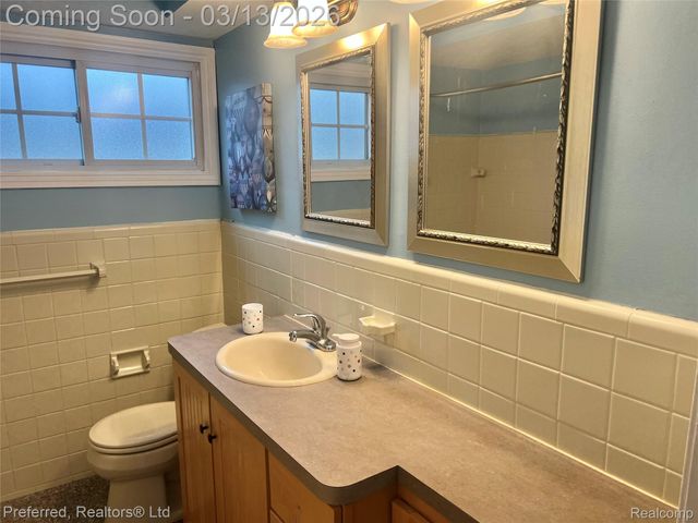 17300 Merriman Road N, Livonia, MI 48152