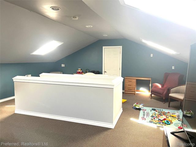 17300 Merriman Road N, Livonia, MI 48152