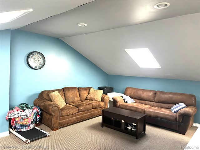 17300 Merriman Road N, Livonia, MI 48152