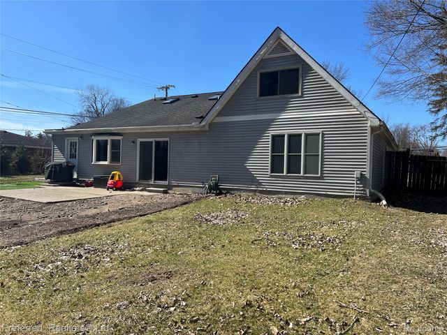 17300 Merriman Road N, Livonia, MI 48152