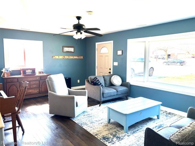 17300 Merriman Road N, Livonia, MI 48152