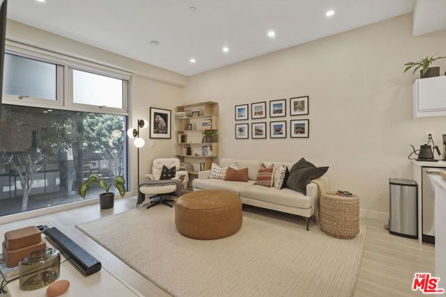 630 W 6th Street 201, Los Angeles, CA 90017