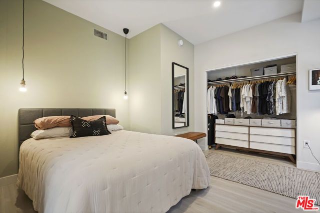 630 W 6th Street 201, Los Angeles, CA 90017