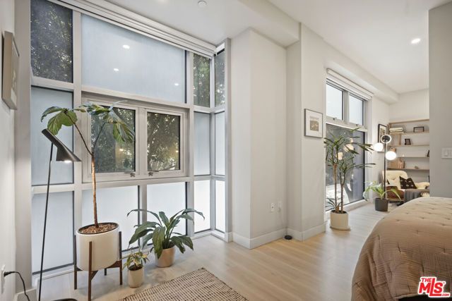 630 W 6th Street 201, Los Angeles, CA 90017