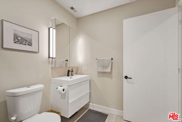 630 W 6th Street 201, Los Angeles, CA 90017