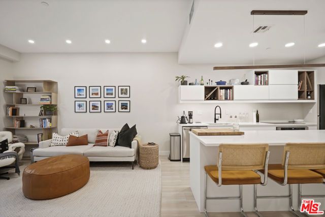 630 W 6th Street 201, Los Angeles, CA 90017