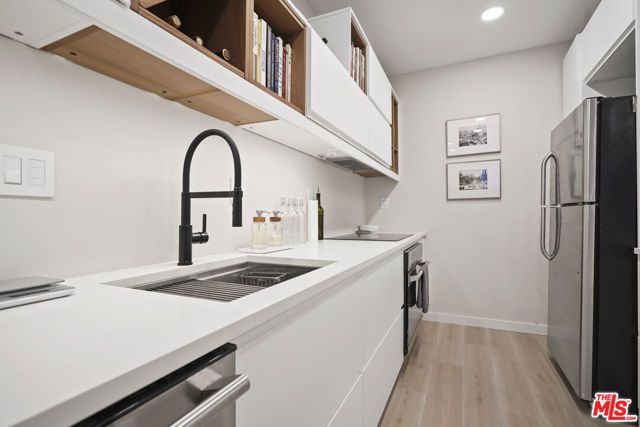 630 W 6th Street 201, Los Angeles, CA 90017