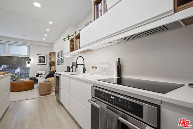 630 W 6th Street 201, Los Angeles, CA 90017