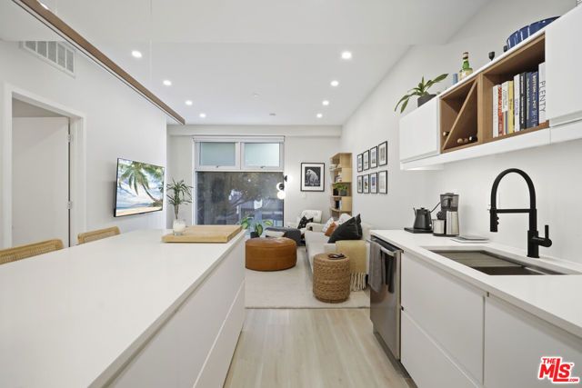 630 W 6th Street 201, Los Angeles, CA 90017