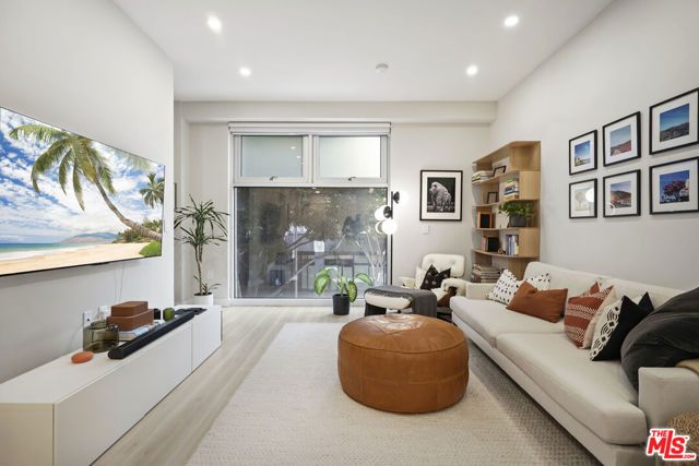 630 W 6th Street 201, Los Angeles, CA 90017