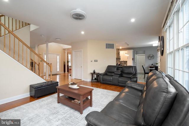 3 WYCKLOW DR, Robbinsville, NJ 08691