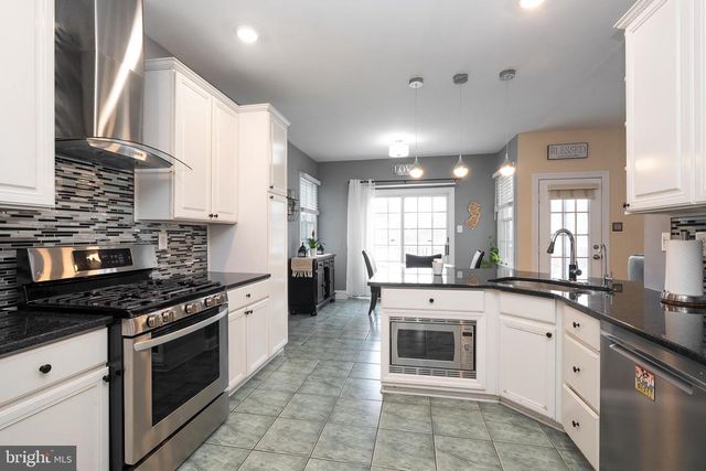 3 WYCKLOW DR, Robbinsville, NJ 08691