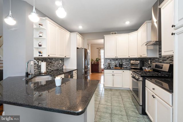 3 WYCKLOW DR, Robbinsville, NJ 08691