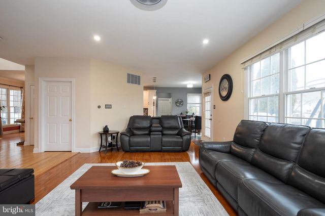 3 WYCKLOW DR, Robbinsville, NJ 08691