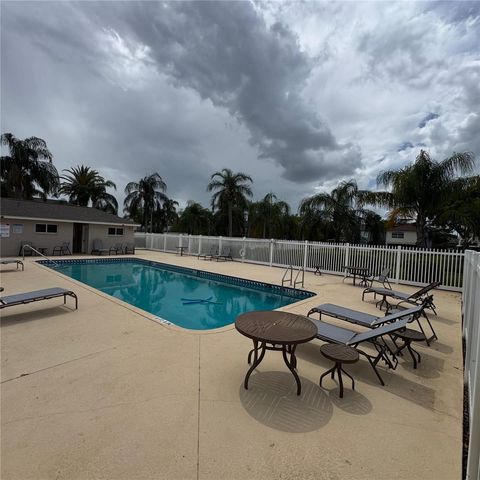 306 KENSINGTON LAKE CIRCLE, Brandon, FL 33511