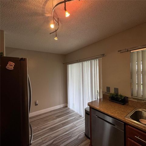 306 KENSINGTON LAKE CIRCLE, Brandon, FL 33511