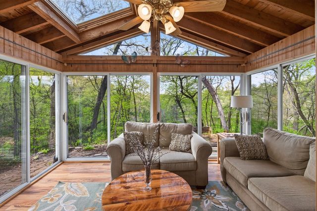 9551 Riverview Road, Eden Prairie, MN 55347