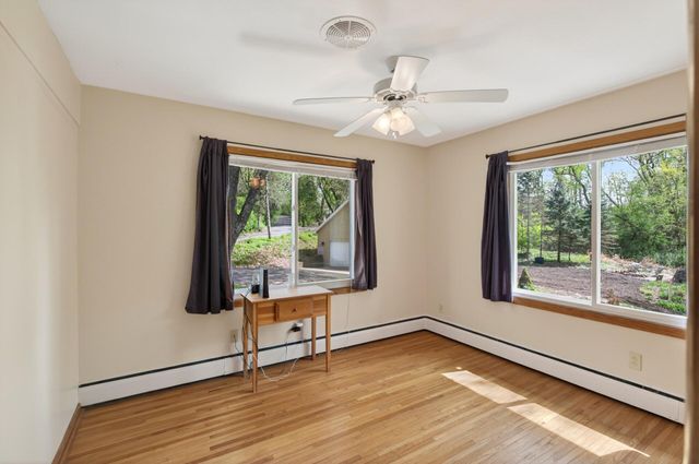 9551 Riverview Road, Eden Prairie, MN 55347