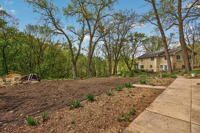 9551 Riverview Road, Eden Prairie, MN 55347