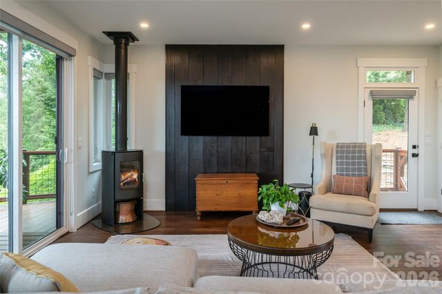 322 Windswept Drive, Asheville, NC 28801
