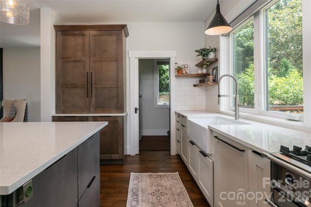 322 Windswept Drive, Asheville, NC 28801