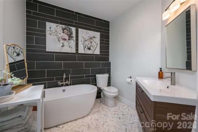 322 Windswept Drive, Asheville, NC 28801