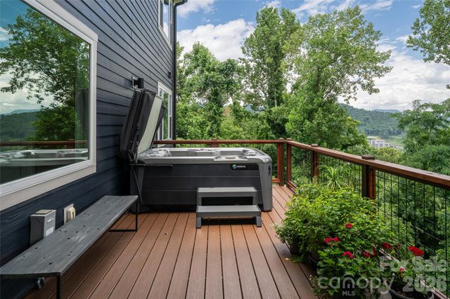 322 Windswept Drive, Asheville, NC 28801