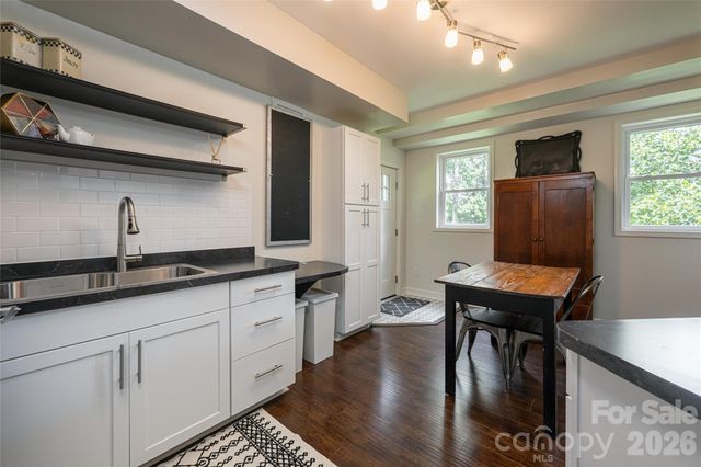 322 Windswept Drive, Asheville, NC 28801