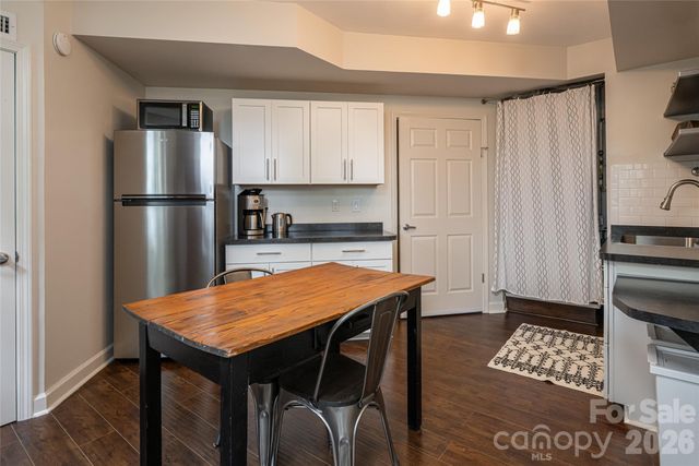 322 Windswept Drive, Asheville, NC 28801