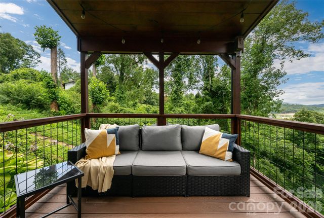 322 Windswept Drive, Asheville, NC 28801