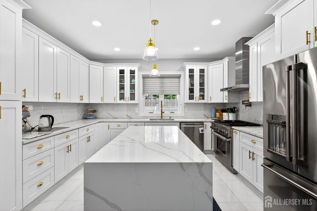 51 Runyon Avenue, Edison, NJ 08817