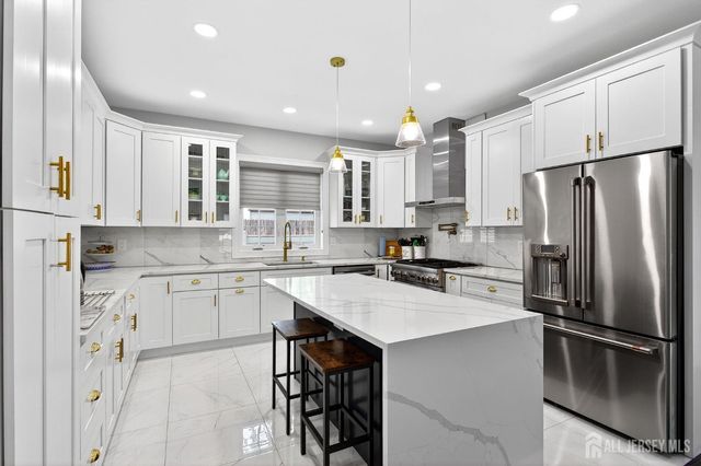 51 Runyon Avenue, Edison, NJ 08817