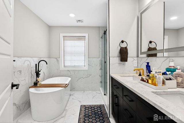 51 Runyon Avenue, Edison, NJ 08817