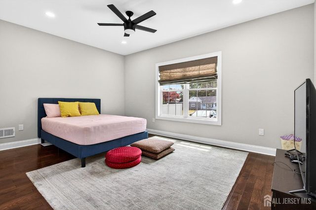 51 Runyon Avenue, Edison, NJ 08817