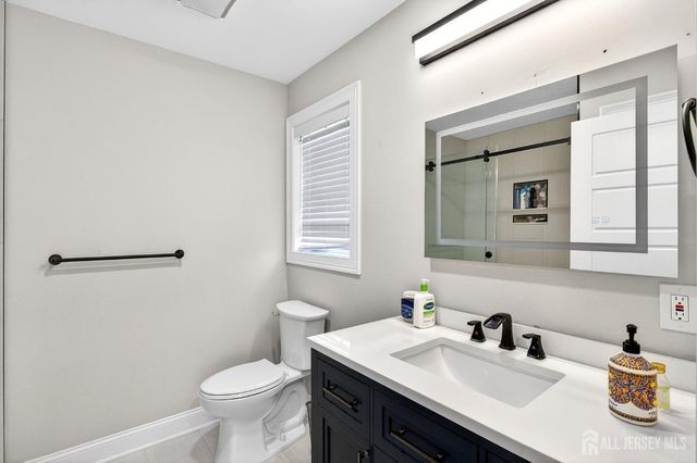 51 Runyon Avenue, Edison, NJ 08817