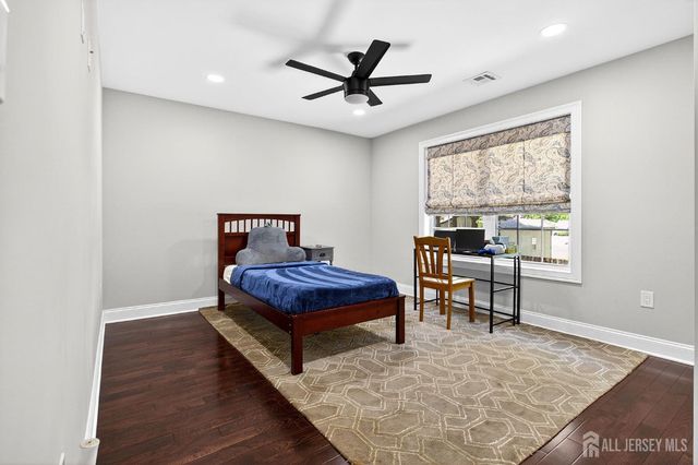 51 Runyon Avenue, Edison, NJ 08817