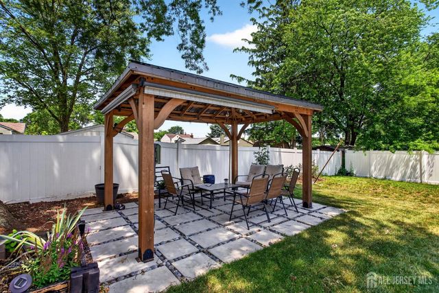 51 Runyon Avenue, Edison, NJ 08817
