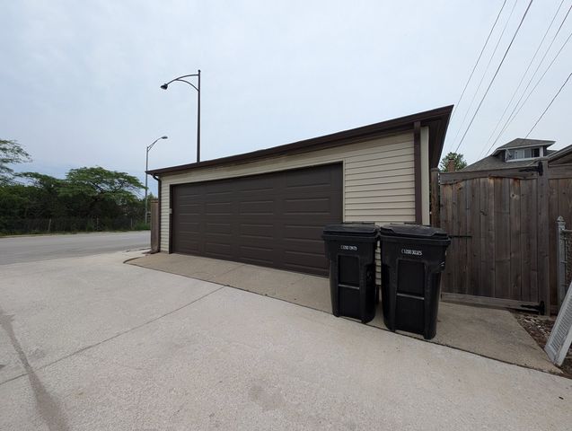 5526 N Newland Avenue, Chicago, IL 60656