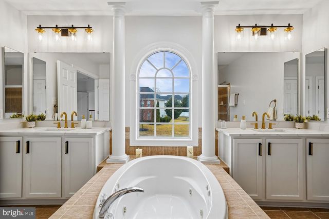 13827 KIALANI DR, Hagerstown, MD 21742