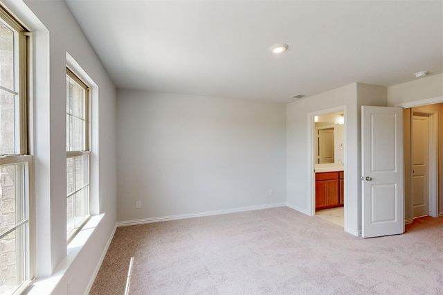 3704 Bluestem Boulevard, Denton, TX 76226
